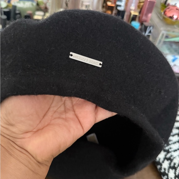 MICHAEL Michael Kors Classic Black Beret - Picture 5 of 5